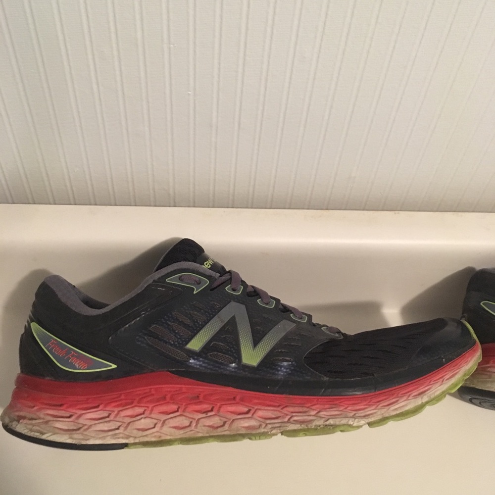 New Balance 1080 running shoes SZ 12
